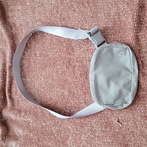 Lululemon Everywhere Belt Bag 1L